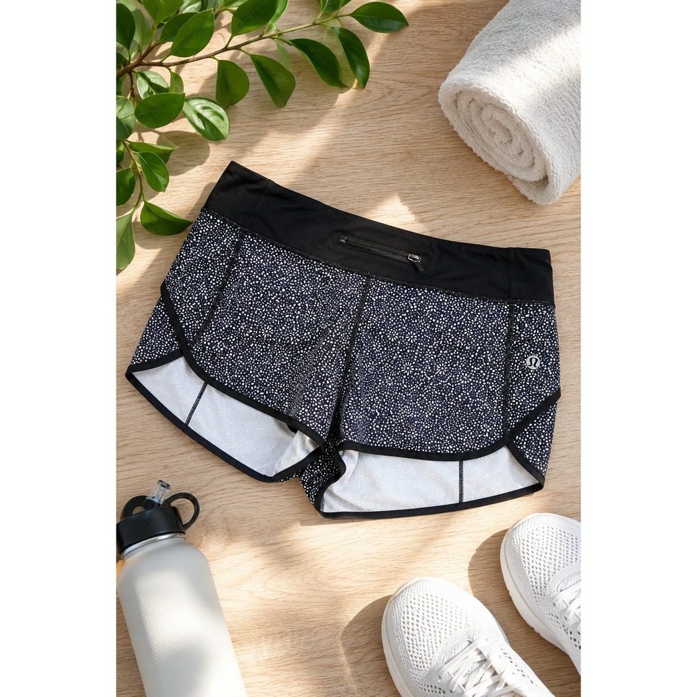 Lululemon Speed Run Shorts Size 10 Black White Print Built-In Liner Zip Pocket